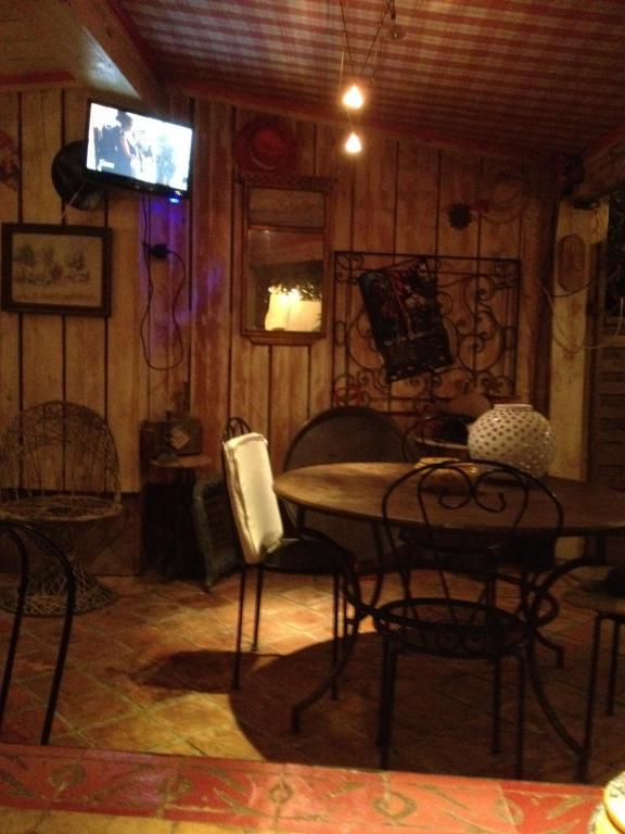 Les Jardins Du Rebaut Bed & Breakfast Béziers Cameră foto